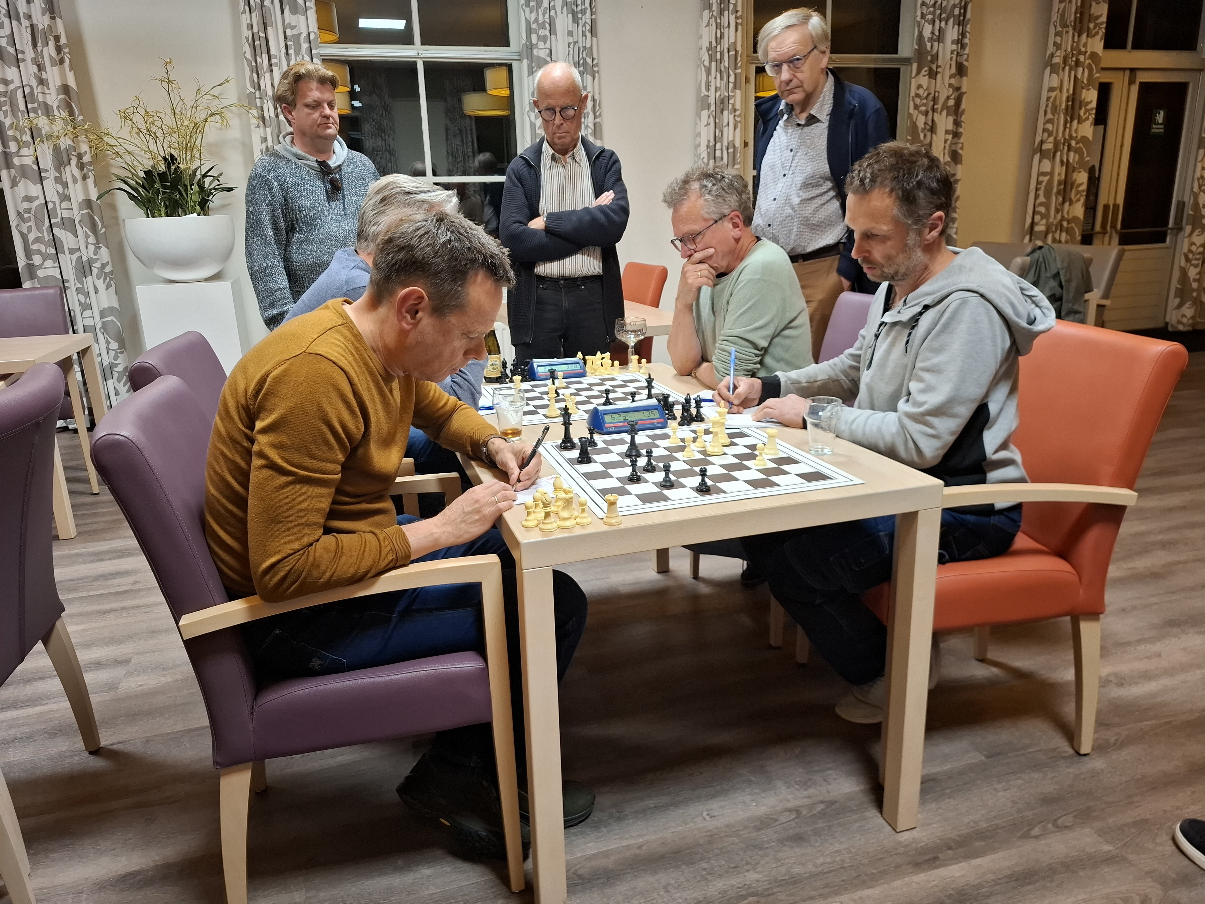 Het was pas net 22.30 geweest...